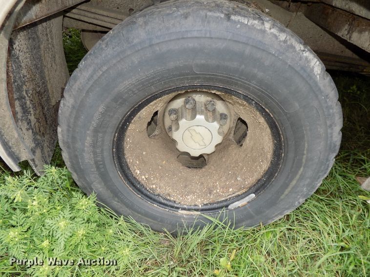 image for item DE7765 2006 Chevrolet Express G3500 school bus