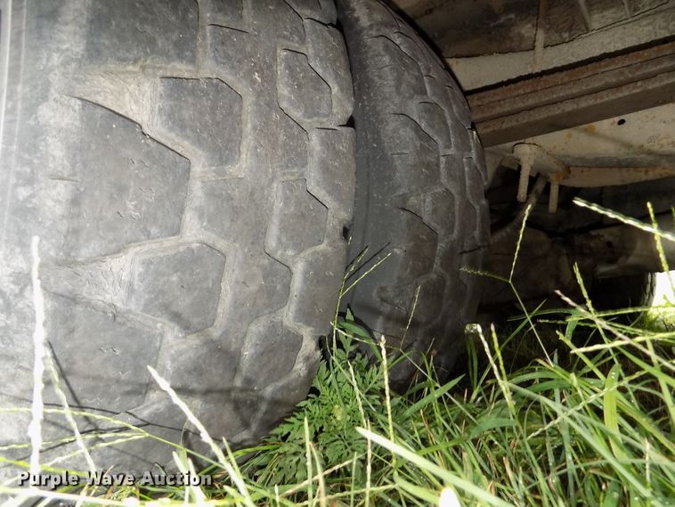 image for item DE7765 2006 Chevrolet Express G3500 school bus