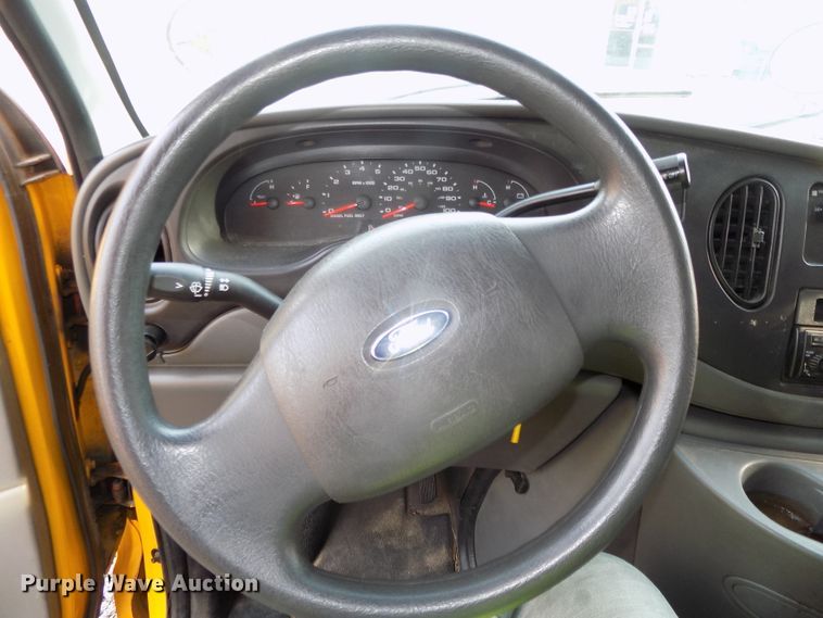 image for item DE7766 2004 Ford E450 school bus