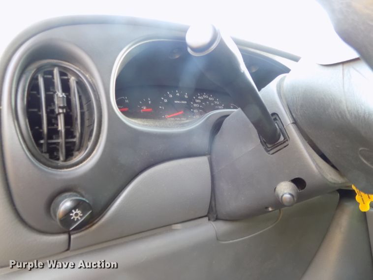 image for item DE7766 2004 Ford E450 school bus