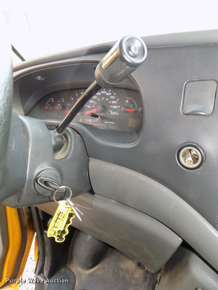 image for item DE7766 2004 Ford E450 school bus