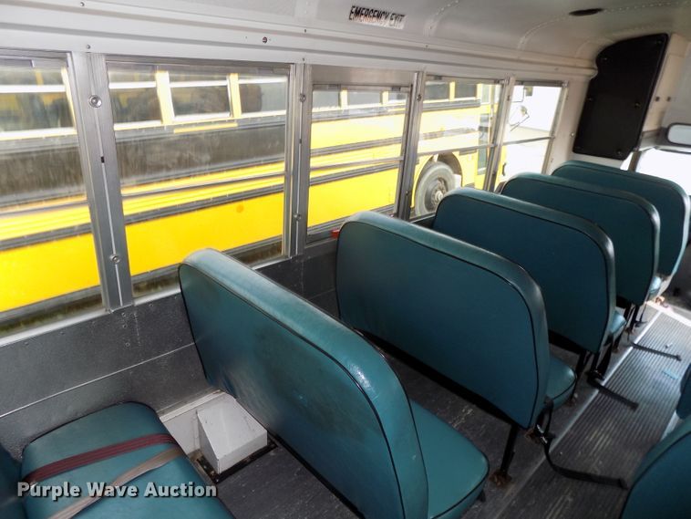 image for item DE7766 2004 Ford E450 school bus