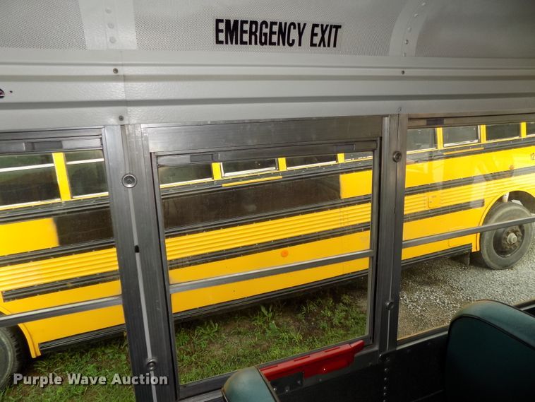 image for item DE7766 2004 Ford E450 school bus