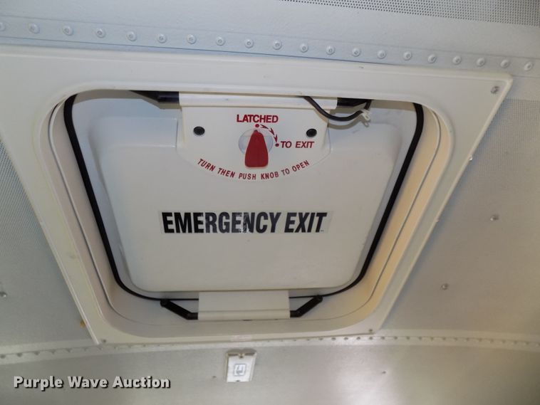 image for item DE7766 2004 Ford E450 school bus