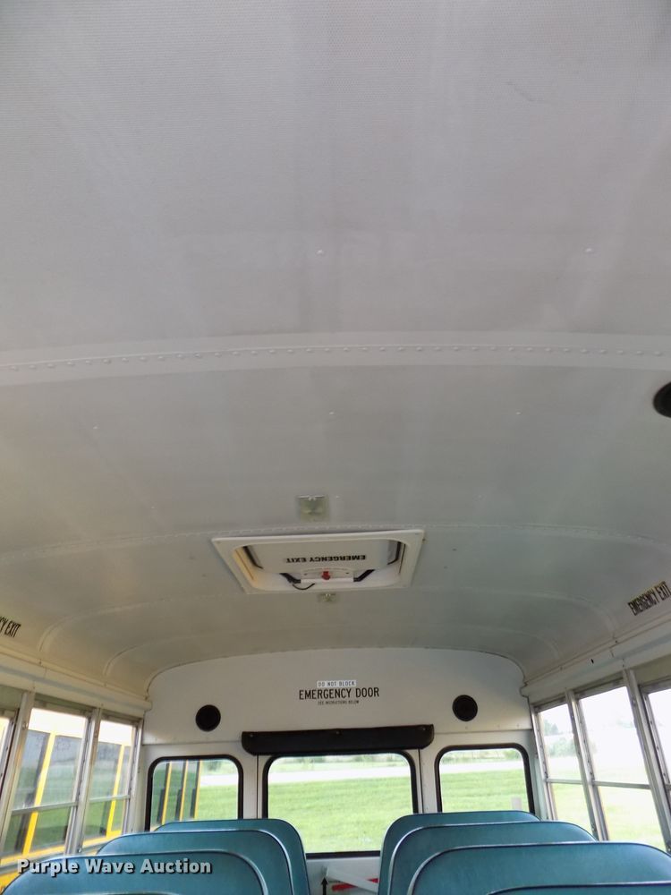 image for item DE7766 2004 Ford E450 school bus
