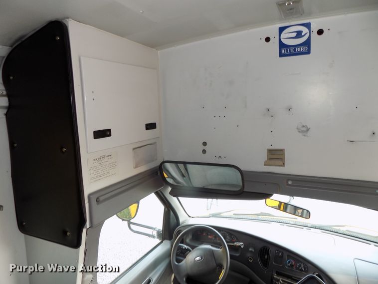 image for item DE7766 2004 Ford E450 school bus