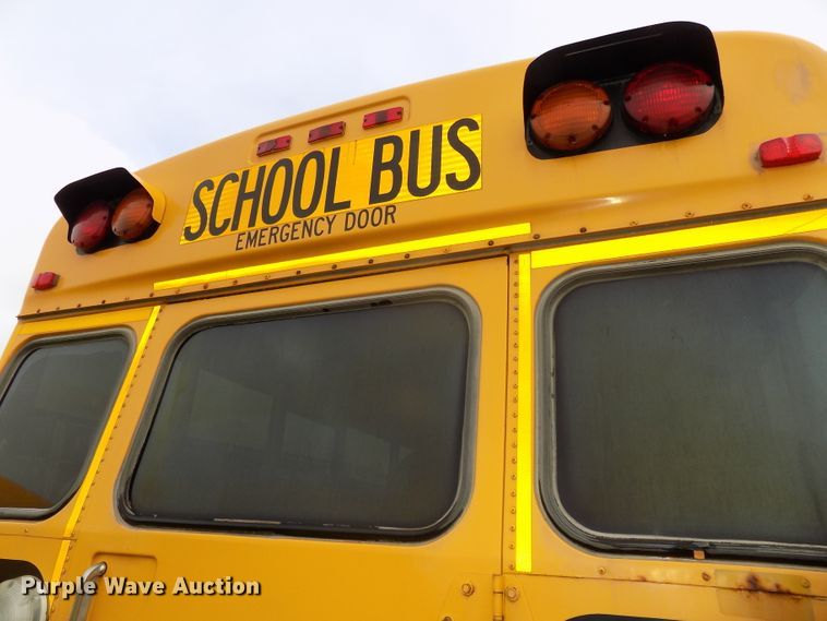 image for item DE7766 2004 Ford E450 school bus