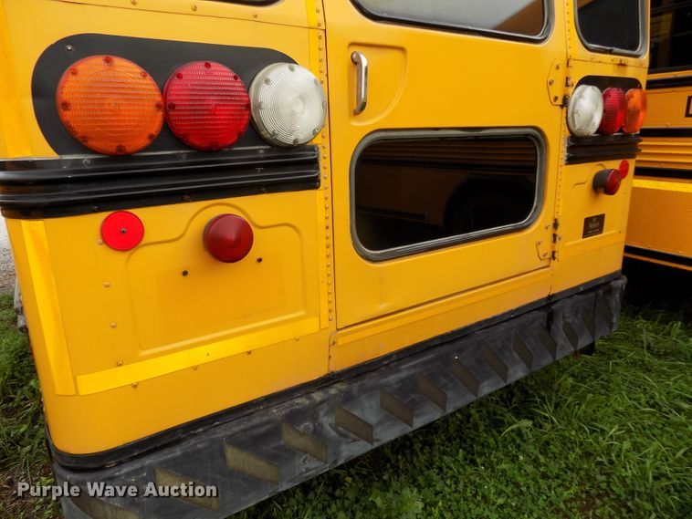 image for item DE7766 2004 Ford E450 school bus