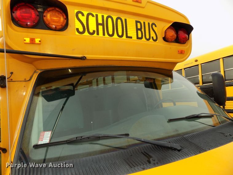 image for item DE7766 2004 Ford E450 school bus