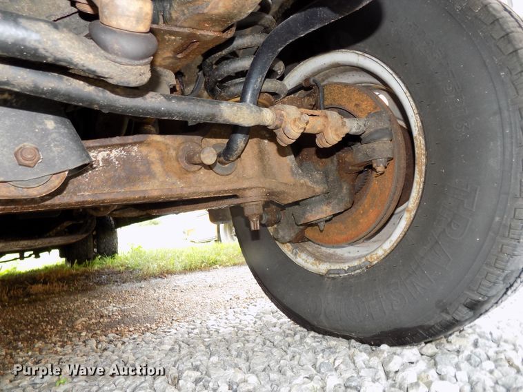 image for item DE7766 2004 Ford E450 school bus