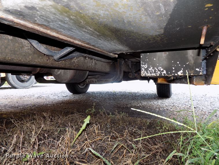 image for item DE7766 2004 Ford E450 school bus