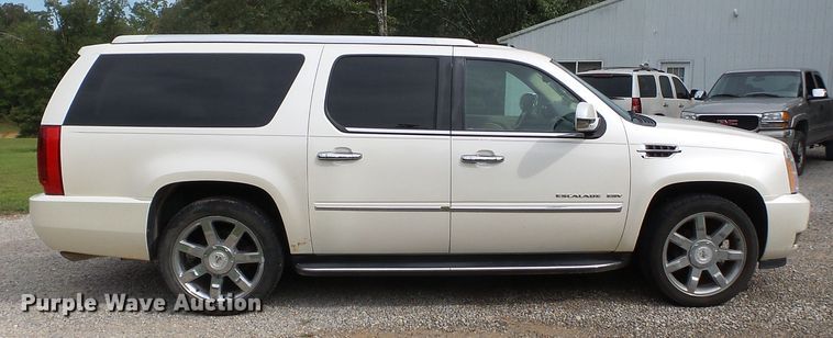 image for item DE7959 2010 Cadillac Escalade ESV SUV