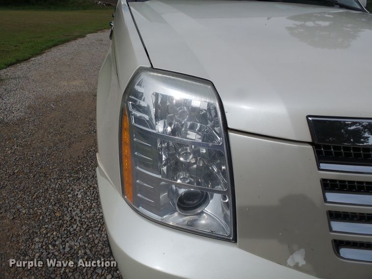 image for item DE7959 2010 Cadillac Escalade ESV SUV