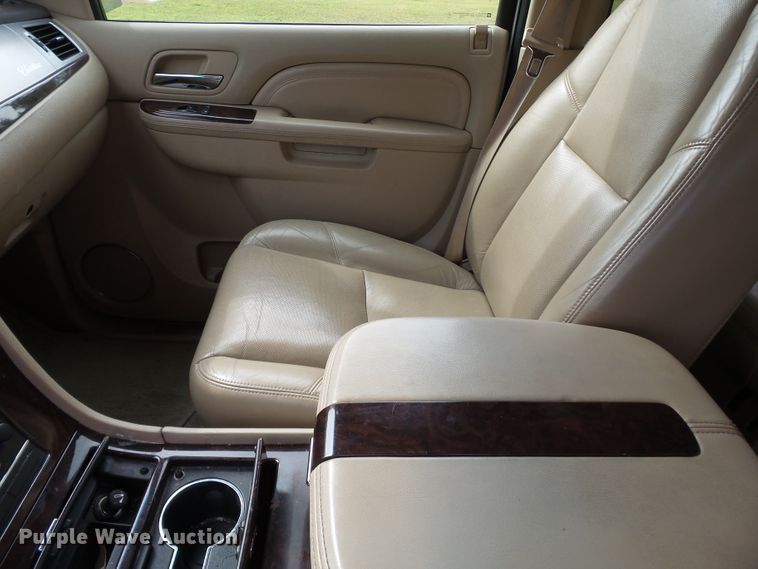 image for item DE7959 2010 Cadillac Escalade ESV SUV