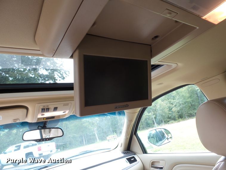 image for item DE7959 2010 Cadillac Escalade ESV SUV