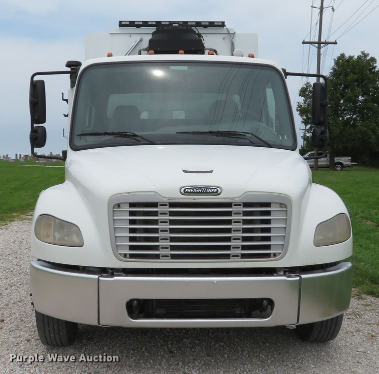 image for item DE8275 2007 Freightliner Business Class M2 service truck