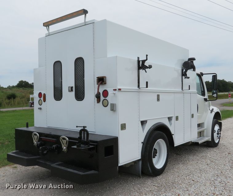 image for item DE8275 2007 Freightliner Business Class M2 service truck