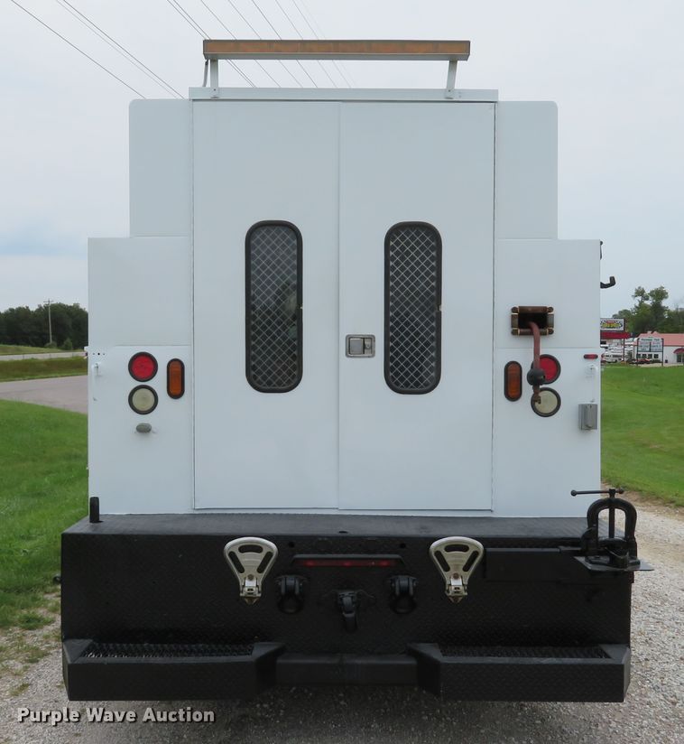 image for item DE8275 2007 Freightliner Business Class M2 service truck