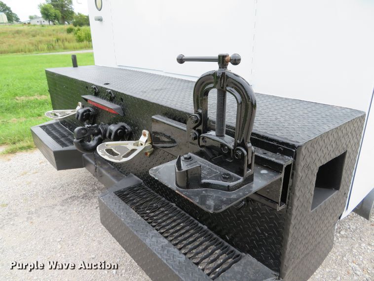 image for item DE8275 2007 Freightliner Business Class M2 service truck