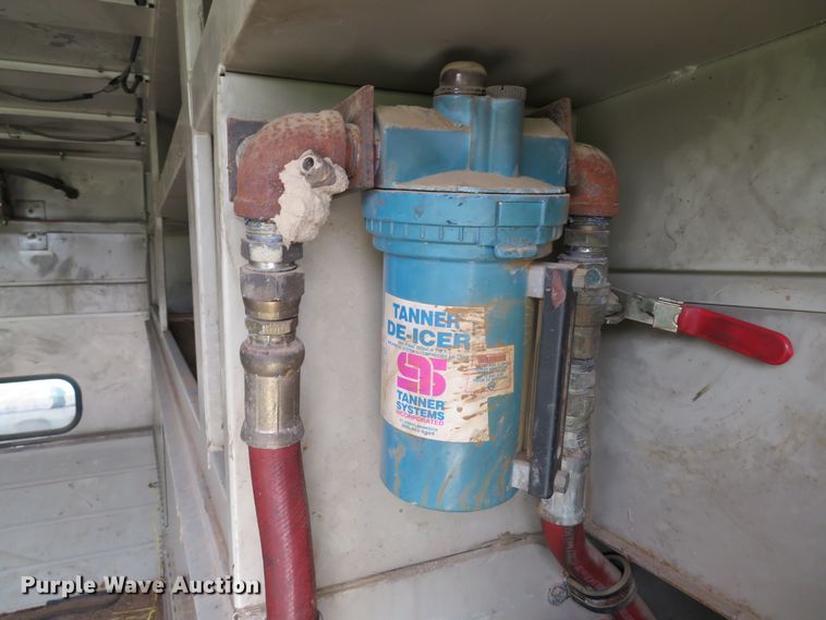 image for item DE8275 2007 Freightliner Business Class M2 service truck