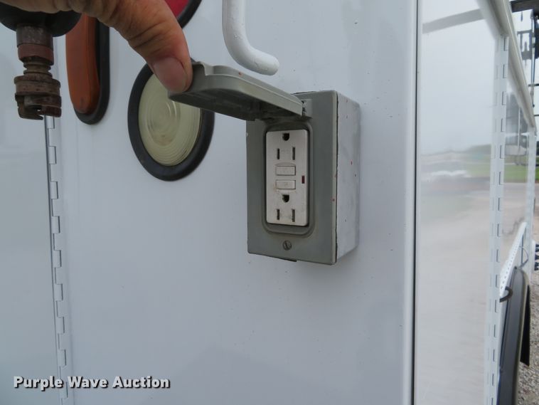 image for item DE8275 2007 Freightliner Business Class M2 service truck