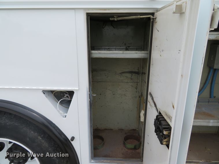 image for item DE8275 2007 Freightliner Business Class M2 service truck