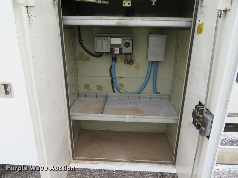 image for item DE8275 2007 Freightliner Business Class M2 service truck