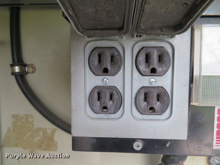 image for item DE8275 2007 Freightliner Business Class M2 service truck