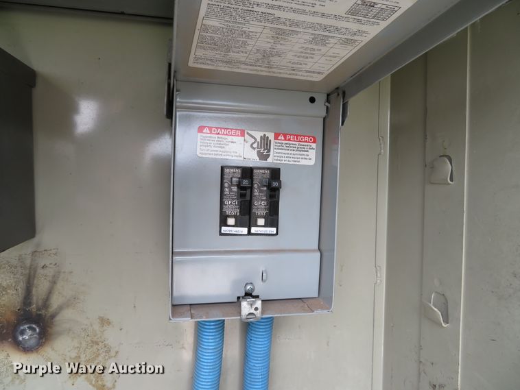 image for item DE8275 2007 Freightliner Business Class M2 service truck