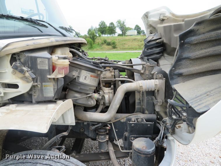 image for item DE8275 2007 Freightliner Business Class M2 service truck