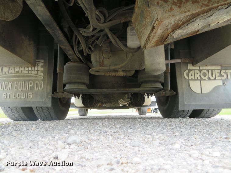 image for item DE8275 2007 Freightliner Business Class M2 service truck