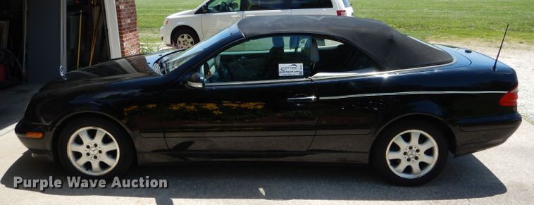 image for item DE8511 2002 Mercedes Benz CLK320 convertible