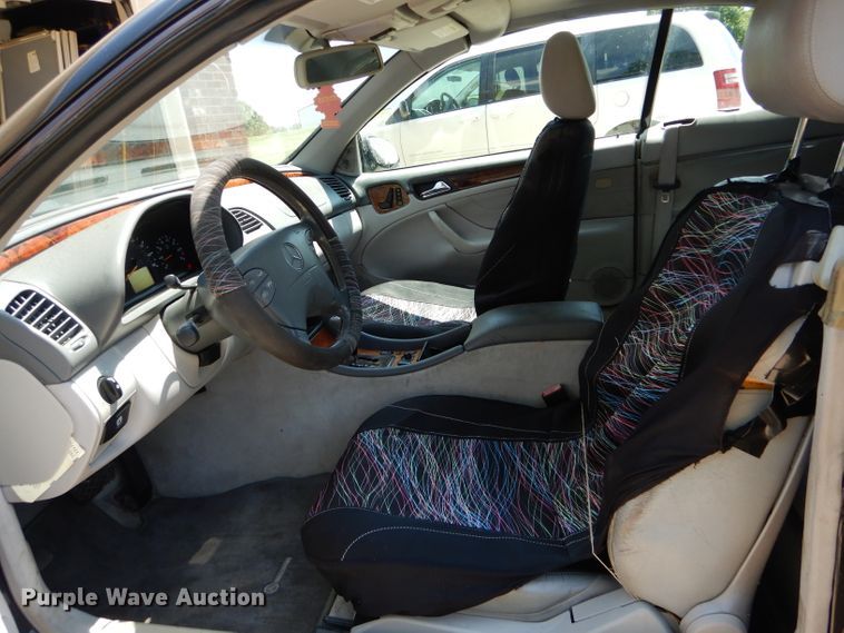 image for item DE8511 2002 Mercedes Benz CLK320 convertible