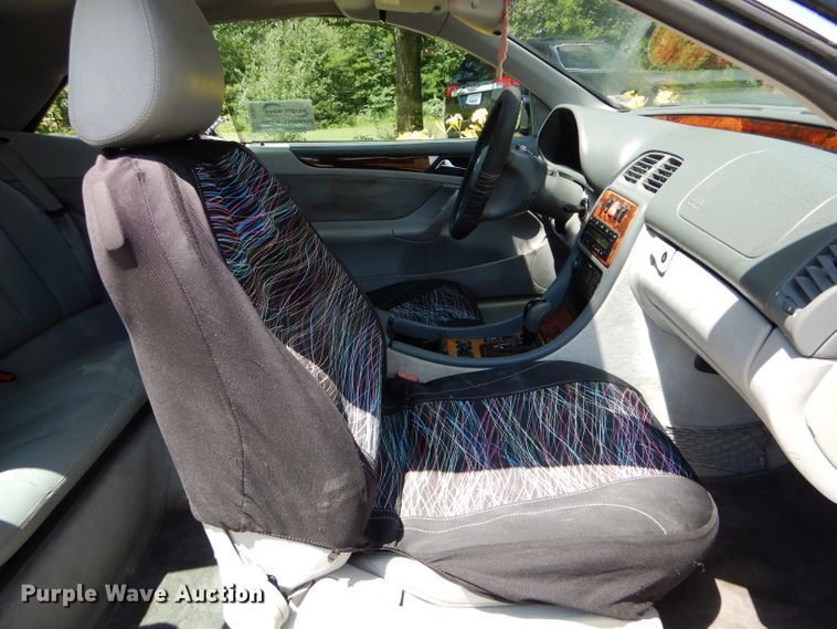 image for item DE8511 2002 Mercedes Benz CLK320 convertible