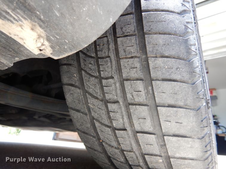 image for item DE8511 2002 Mercedes Benz CLK320 convertible