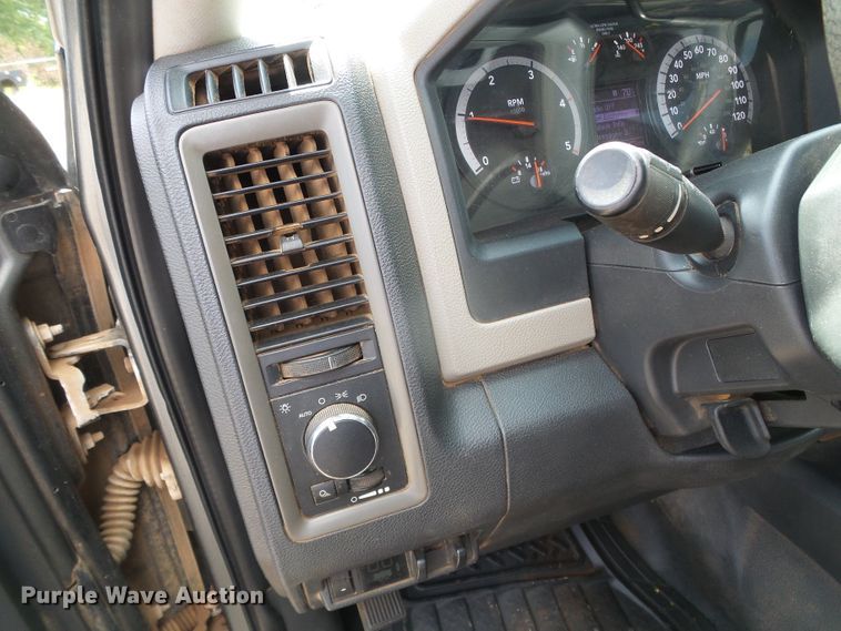 image for item DG0178 2012 Dodge Ram 3500HD Crew Cab pickup truck