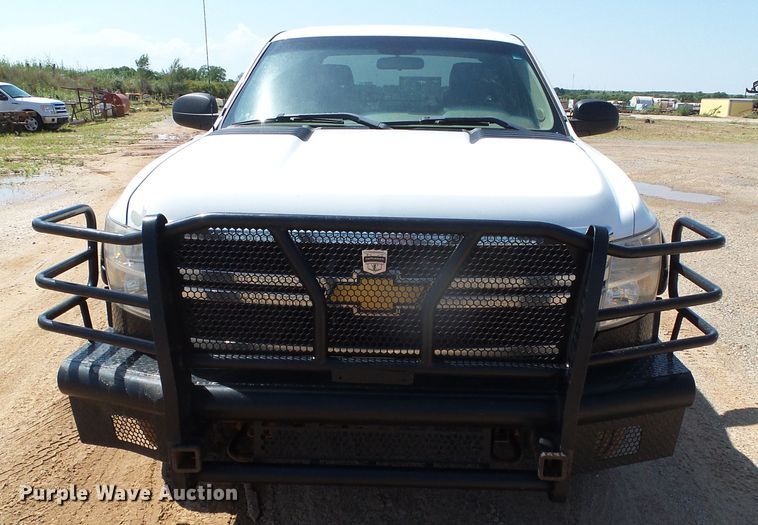 image for item DG0184 2013 Chevrolet Silverado 3500HD Crew Cab pickup truck cab and chassis