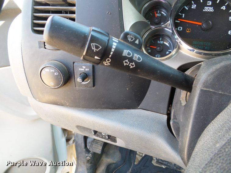 image for item DG0184 2013 Chevrolet Silverado 3500HD Crew Cab pickup truck cab and chassis