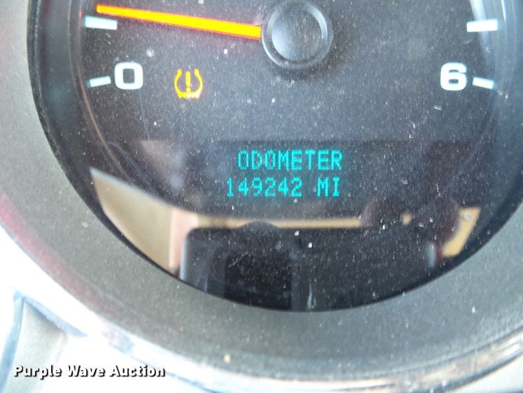 image for item DG0184 2013 Chevrolet Silverado 3500HD Crew Cab pickup truck cab and chassis