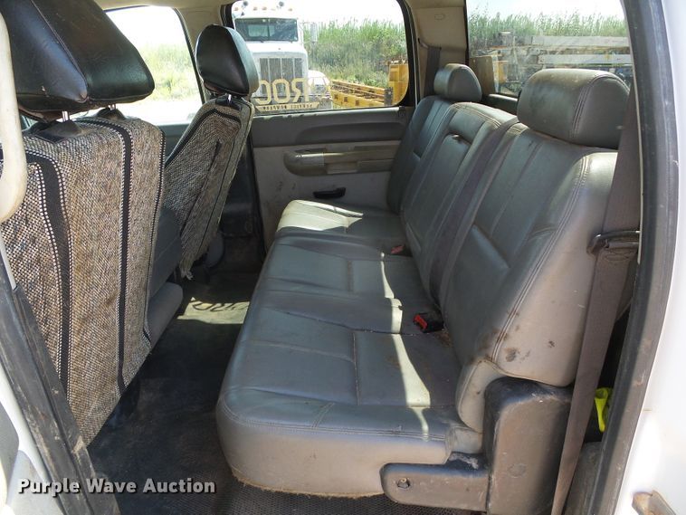 image for item DG0184 2013 Chevrolet Silverado 3500HD Crew Cab pickup truck cab and chassis