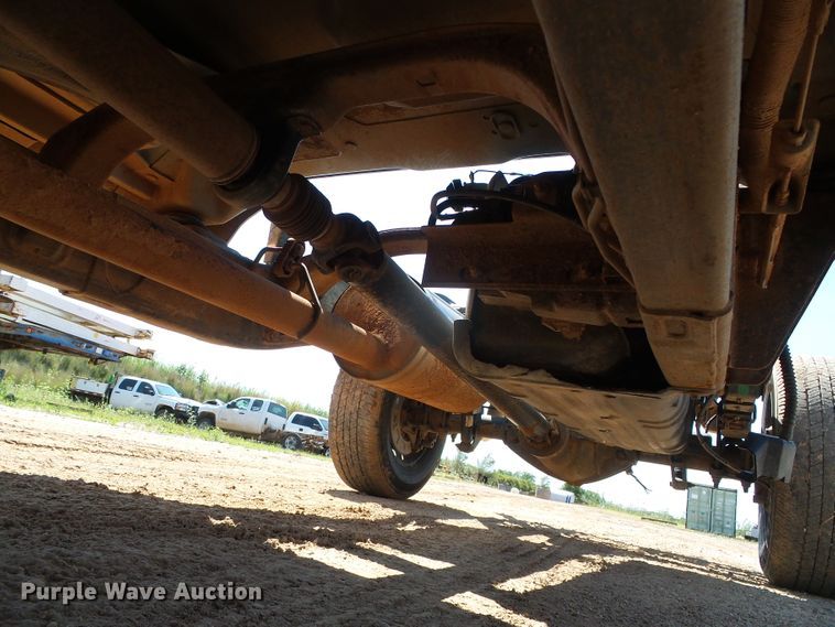 image for item DG0184 2013 Chevrolet Silverado 3500HD Crew Cab pickup truck cab and chassis