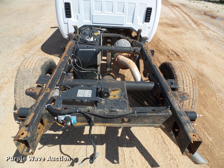 image for item DG0184 2013 Chevrolet Silverado 3500HD Crew Cab pickup truck cab and chassis