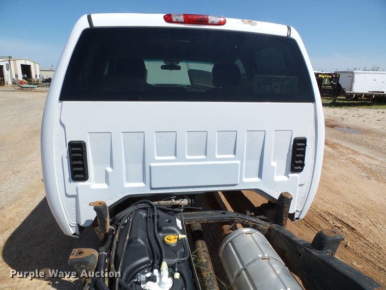 image for item DG0184 2013 Chevrolet Silverado 3500HD Crew Cab pickup truck cab and chassis