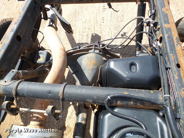 image for item DG0184 2013 Chevrolet Silverado 3500HD Crew Cab pickup truck cab and chassis