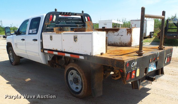 image for item DG0185 2014 Chevrolet Silverado 3500HD Crew Cab flatbed pickup truck