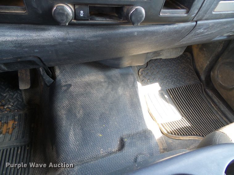 image for item DG0185 2014 Chevrolet Silverado 3500HD Crew Cab flatbed pickup truck