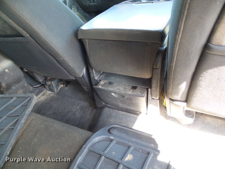 image for item DG0185 2014 Chevrolet Silverado 3500HD Crew Cab flatbed pickup truck