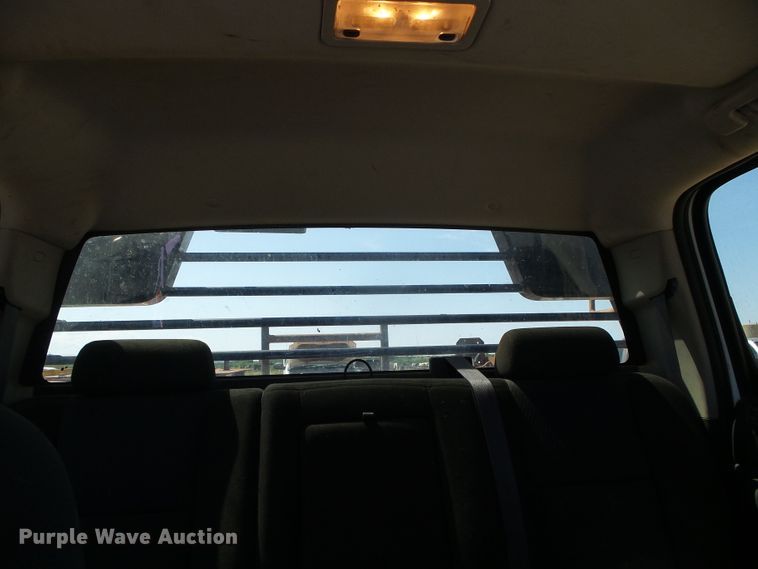 image for item DG0185 2014 Chevrolet Silverado 3500HD Crew Cab flatbed pickup truck