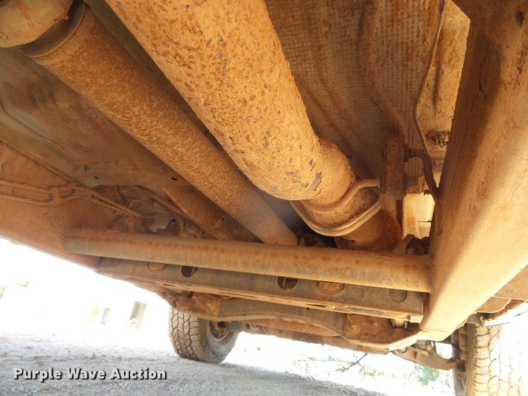 image for item DG0185 2014 Chevrolet Silverado 3500HD Crew Cab flatbed pickup truck