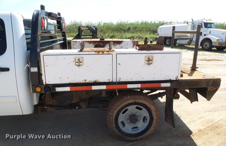 image for item DG0185 2014 Chevrolet Silverado 3500HD Crew Cab flatbed pickup truck